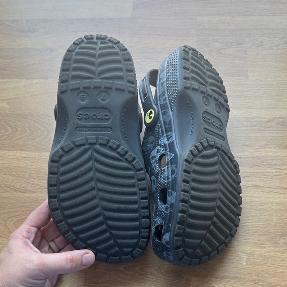 CROCS Black Nightmare Before Christmas Jack Skellington Clogs - Picture 2 of 3